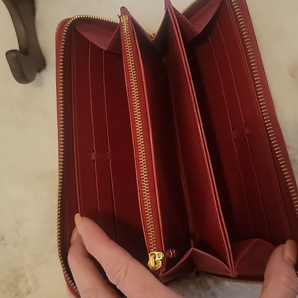 Louis Vuitton Red Zippy Vernis Wallet - Picture 3 of 8